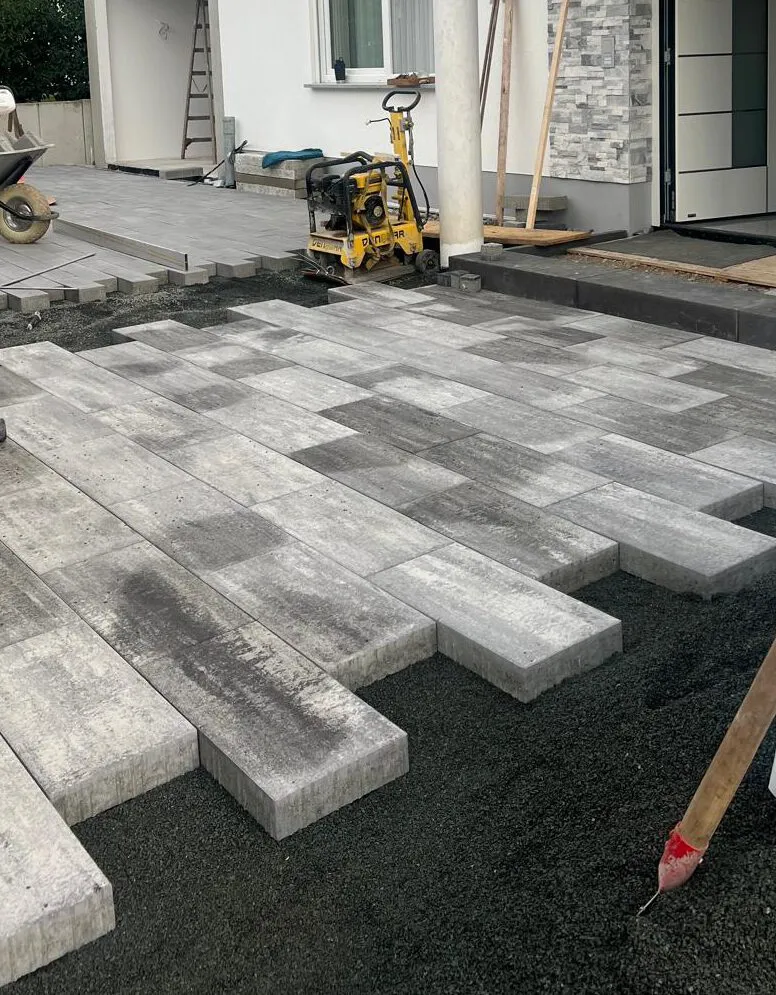 Gartenwege vom Galabau-Profi Außenanlagen mit Wegen und Hofflächen